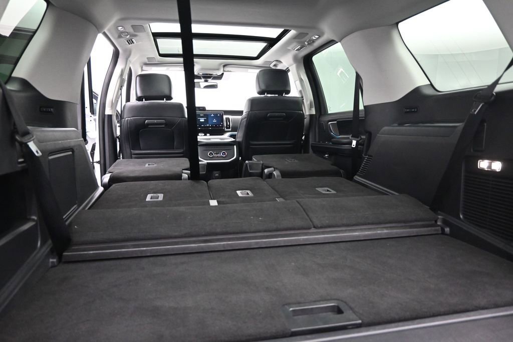 Certified 2025 Ford Expedition Platinum w/ Driver's Package AWD/4WD image 26