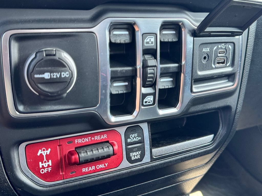 Used 2023 Jeep Gladiator Rubicon w/ Cold Weather Group AWD/4WD image 22