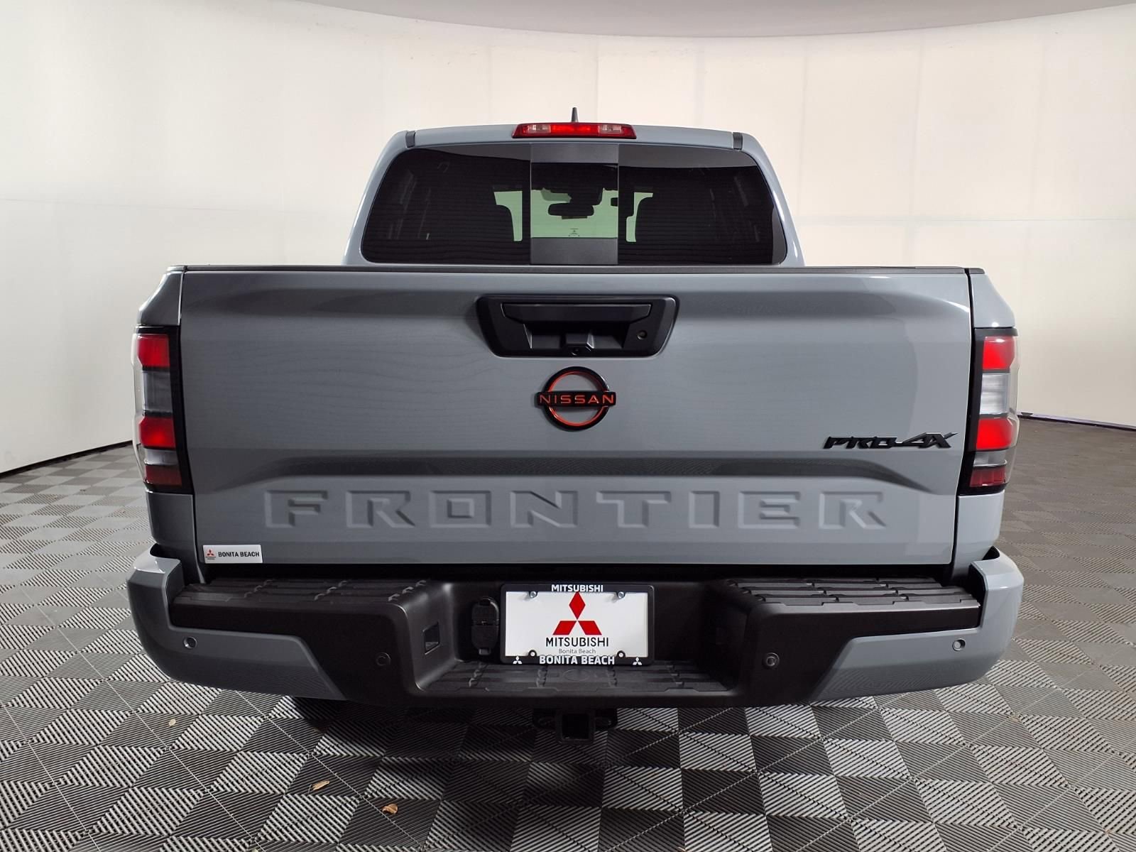 Used 2023 Nissan Frontier PRO-4X w/ Pro Convenience Package AWD/4WD image 6