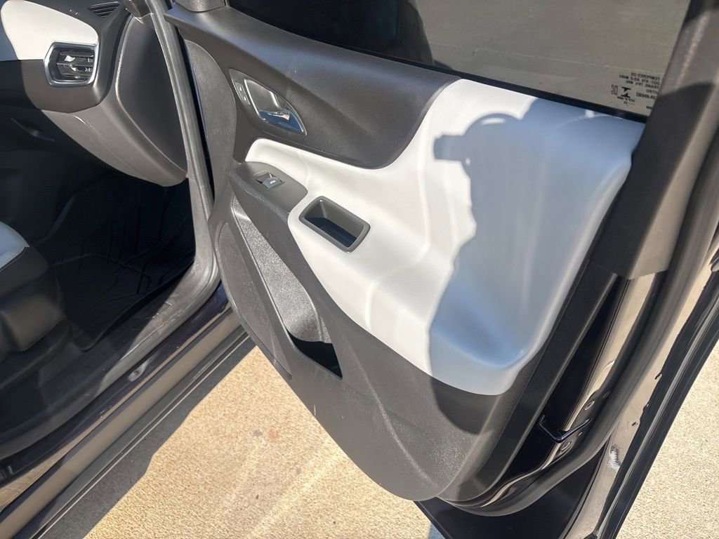 Used 2020 Chevrolet Equinox LS w/ LS Convenience Package image 43