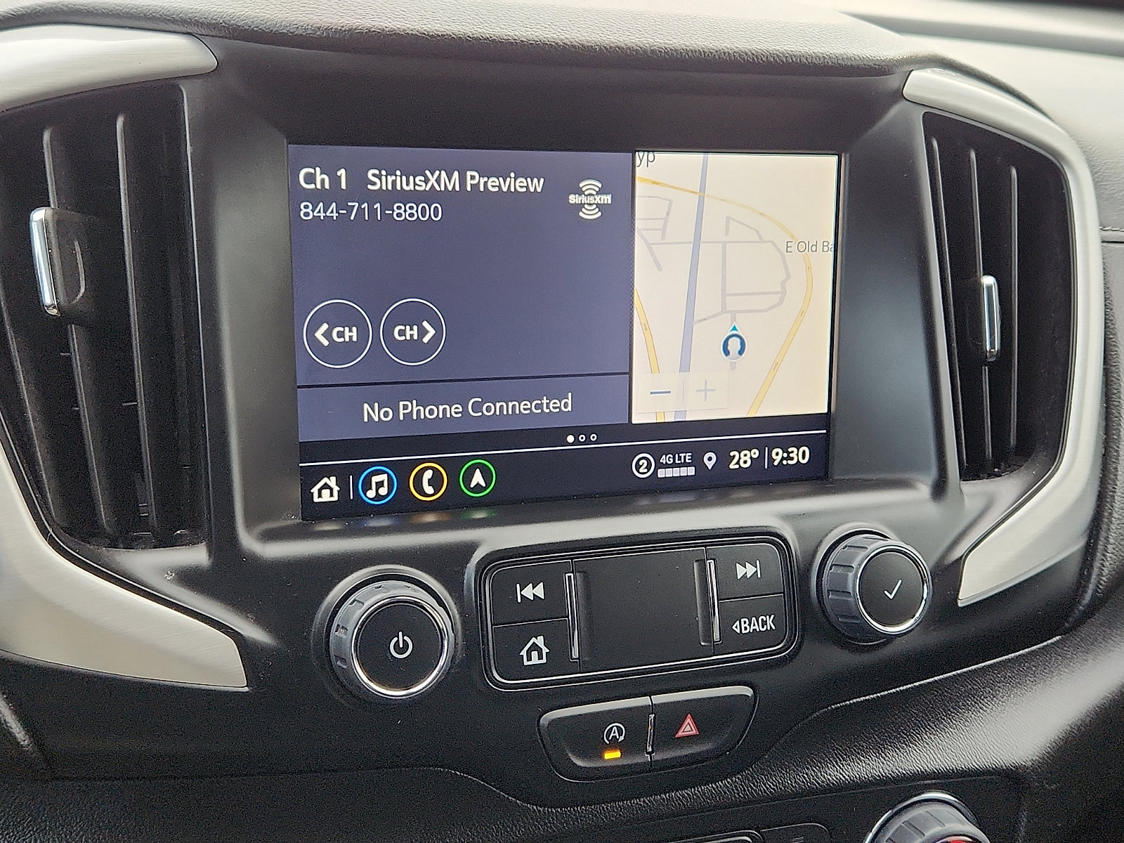 Used 2024 GMC Terrain SLT w/ Infotainment Package II image 18