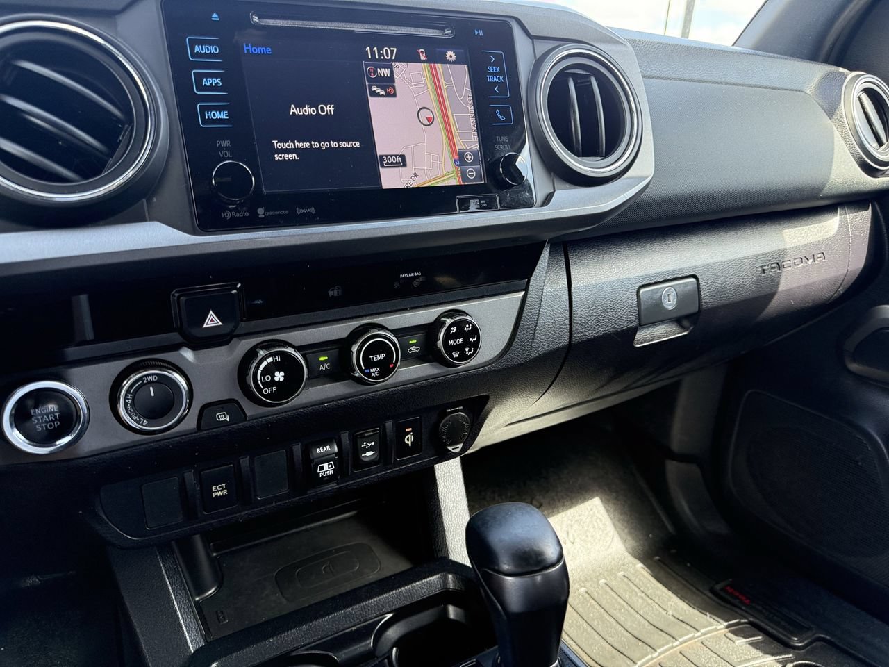 Used 2018 Toyota Tacoma TRD Off-Road AWD/4WD image 16