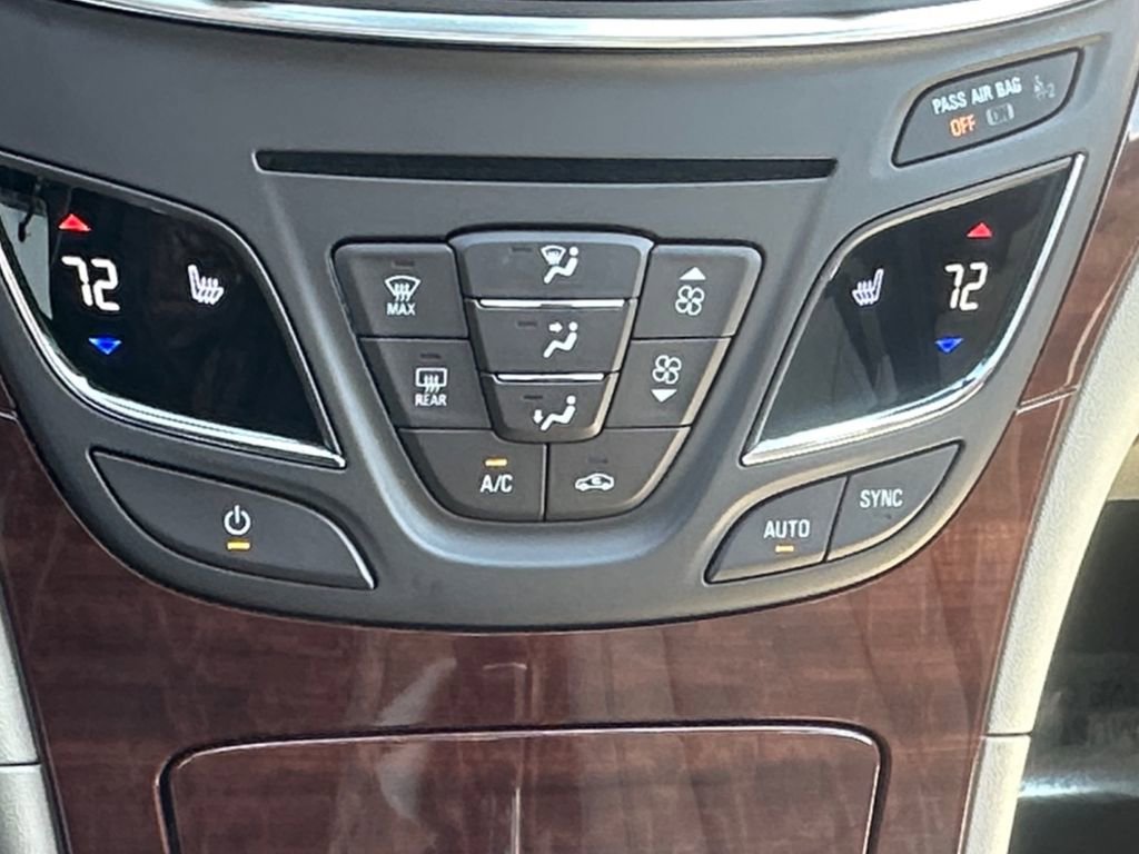 Used 2017 Buick Regal AWD image 15