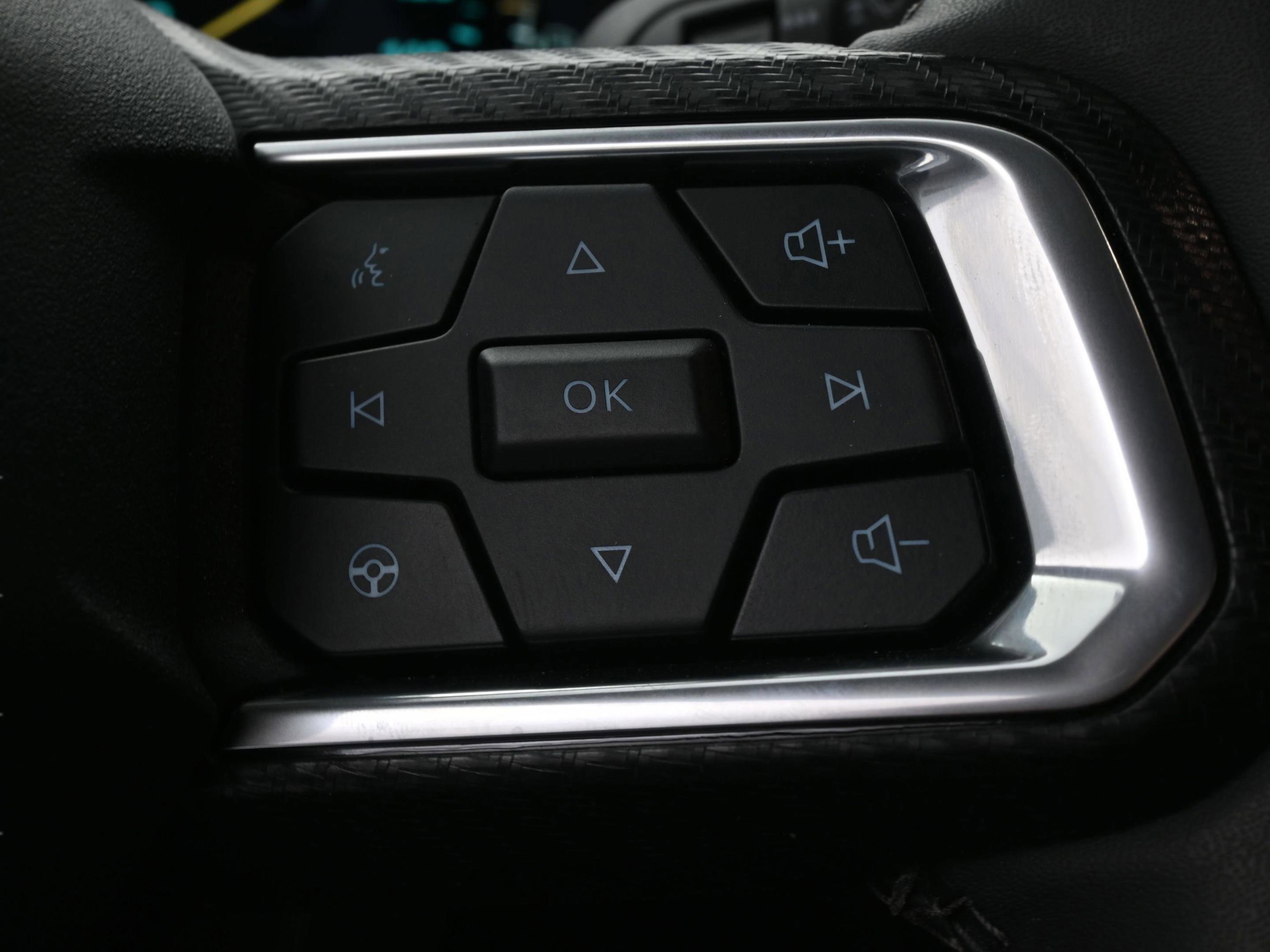 Used 2025 Ford Mustang EcoBoost image 39