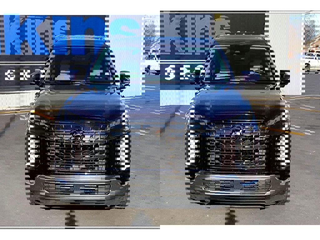 Used 2024 Hyundai Palisade SEL w/ Premium Package image 3