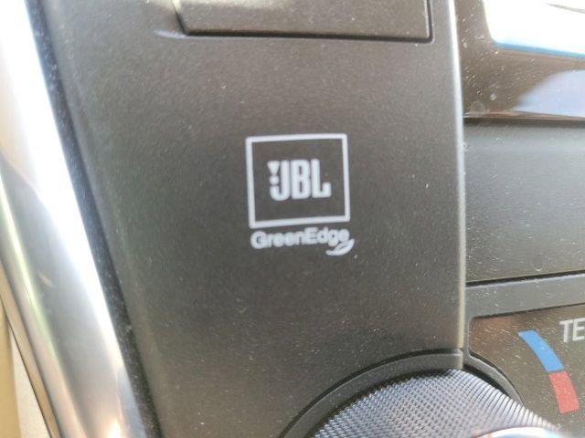 Used 2016 Toyota Camry XLE image 13