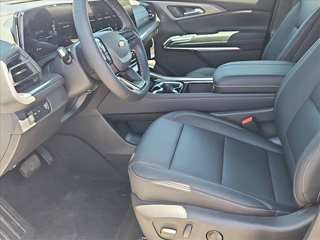 New 2027 Chevrolet Traverse LT w/ Driver Confidence Package FWD image 4