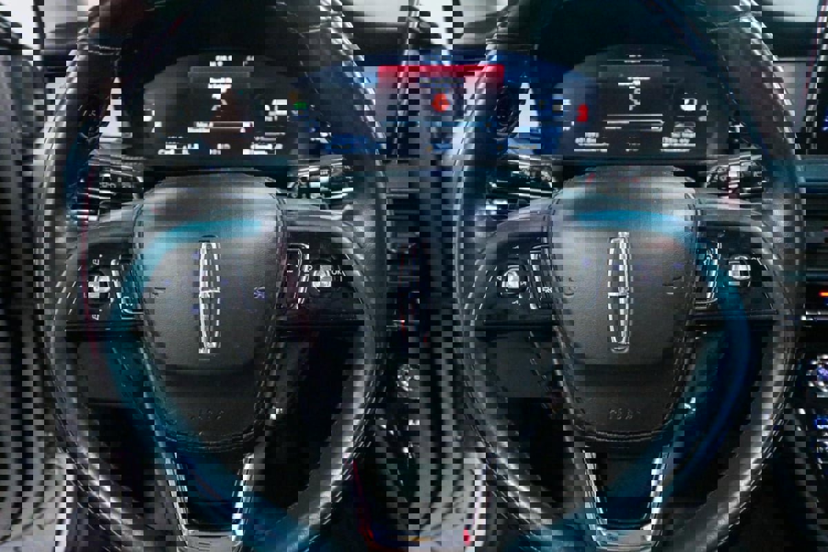 Used 2020 Lincoln Corsair Reserve w/ Equipment Group 201A image 20