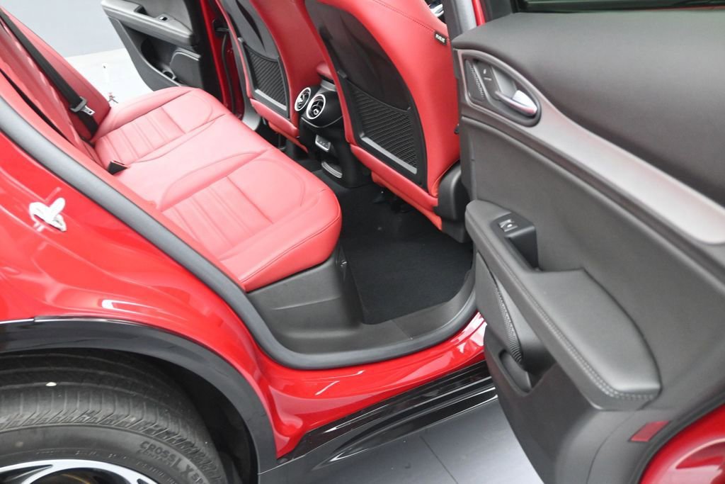 Used 2024 Alfa Romeo Stelvio Veloce AWD/4WD image 14
