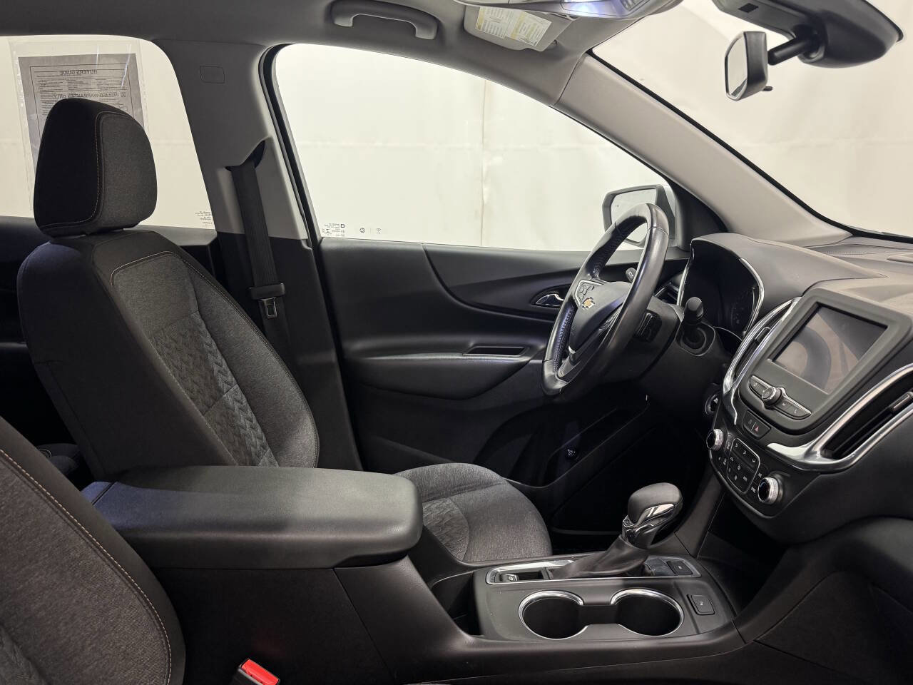 Used 2022 Chevrolet Equinox LT w/ Driver Convenience Package image 22