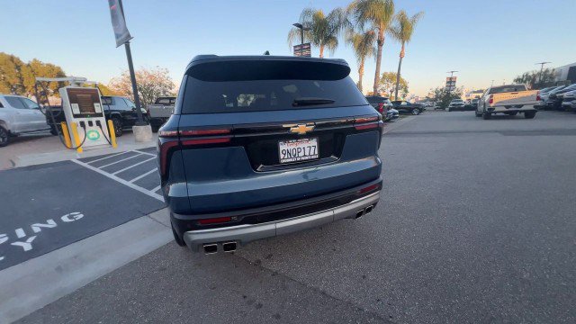 Used 2025 Chevrolet Traverse LT image 7