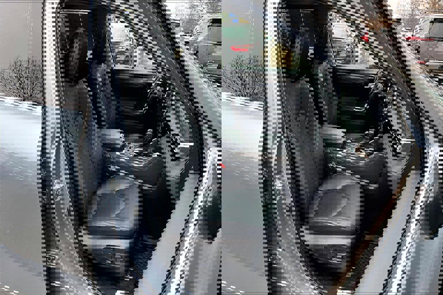 Used 2023 Toyota Highlander Limited image 8