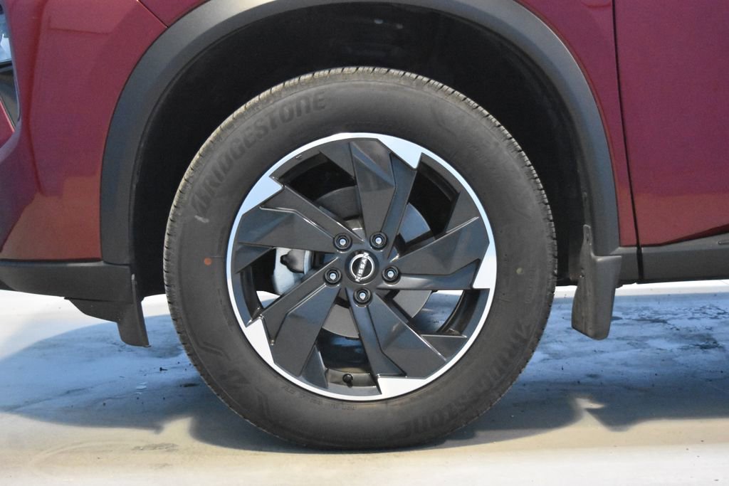 Used 2025 Nissan Rogue SV image 25