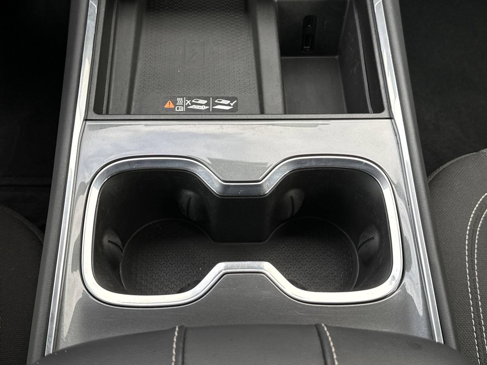 Used 2025 GMC Acadia Elevation FWD image 31