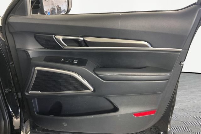 Used 2025 Kia Telluride S FWD image 25