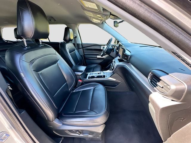 Used 2024 Ford Explorer XLT w/ Equipment Group 202A image 27