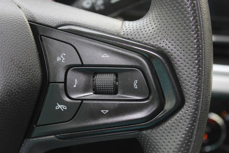 Used 2025 Chevrolet Trax LT image 31