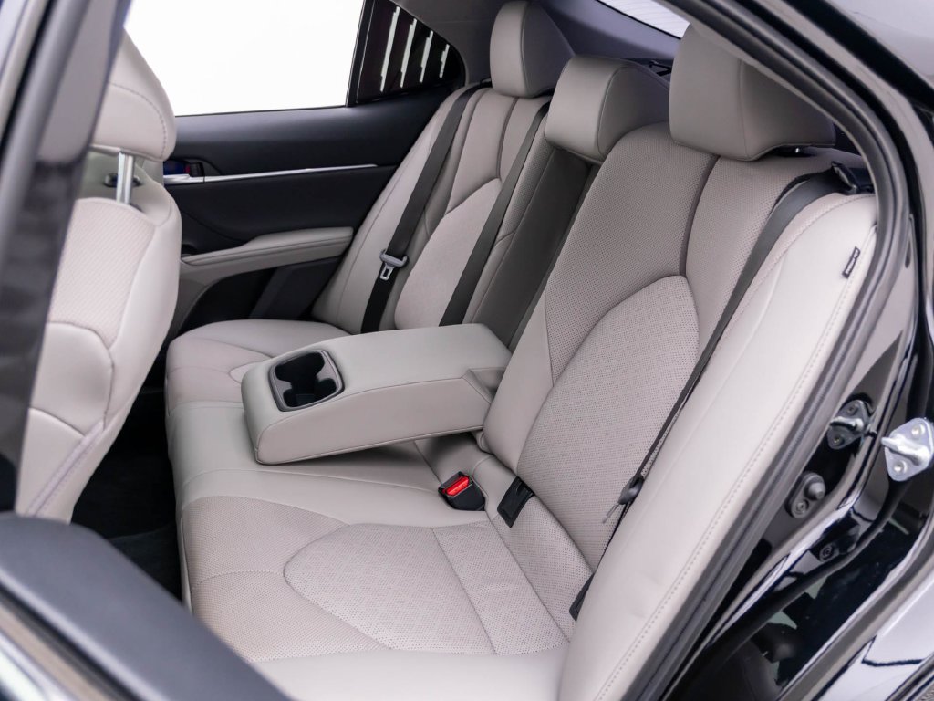 Used 2023 Toyota Camry XSE w/ Navigation Package FWD image 18