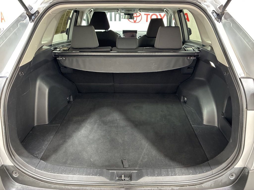 Used 2023 Toyota RAV4 XLE AWD/4WD image 18