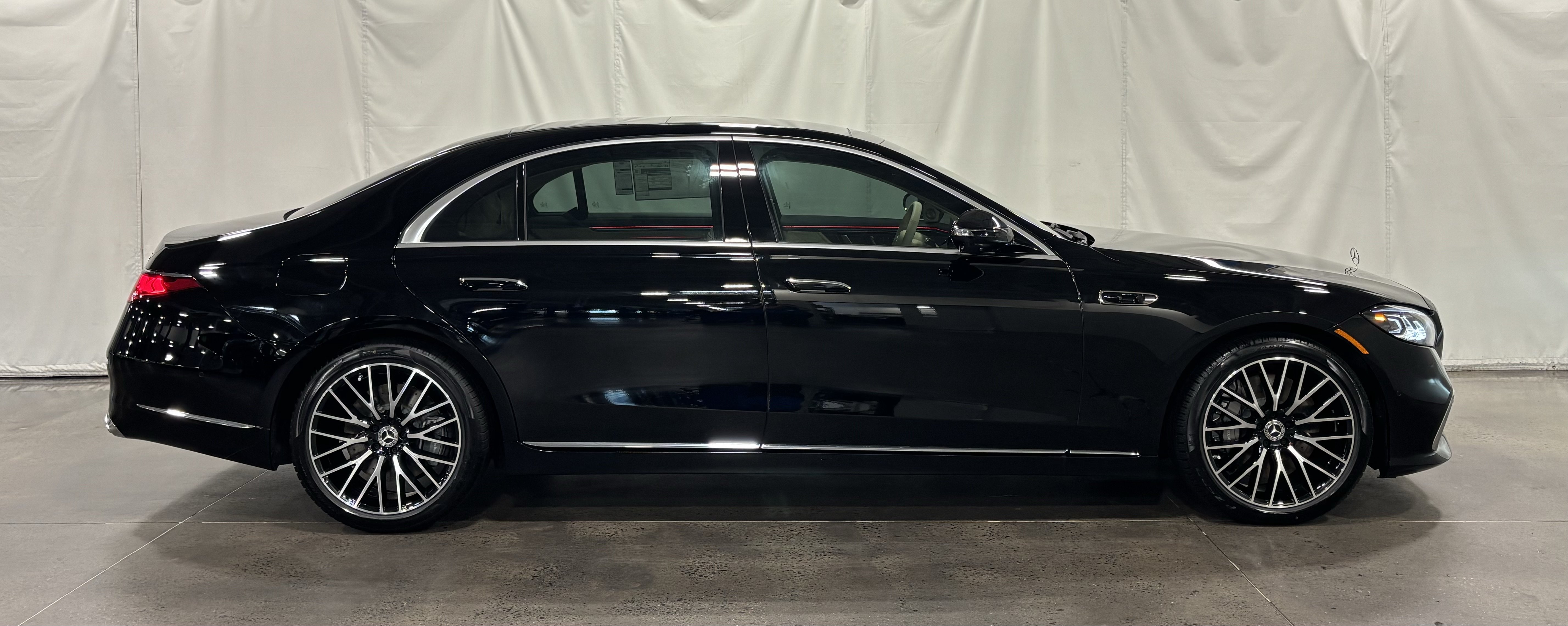 New 2027 Mercedes-Benz S 580 4MATIC Sedan image 3