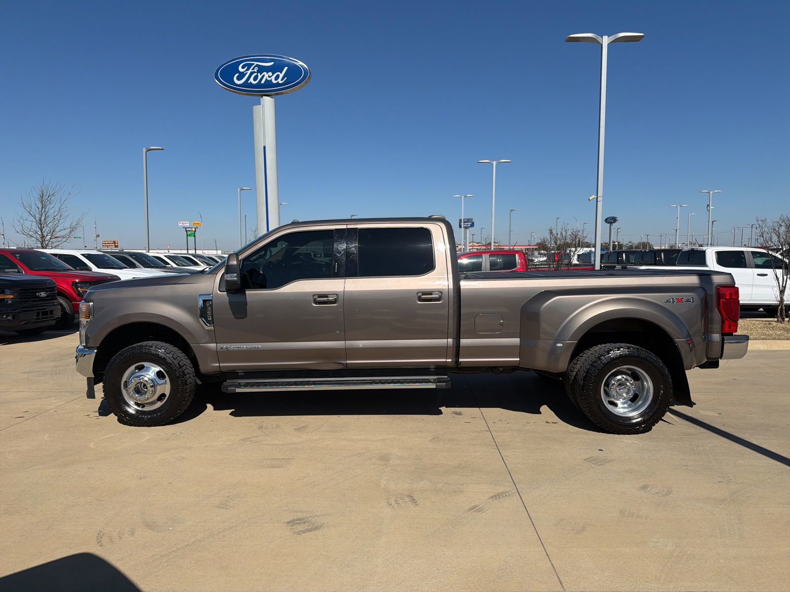 Used 2022 Ford F350 Lariat w/ Lariat Ultimate Package image 2