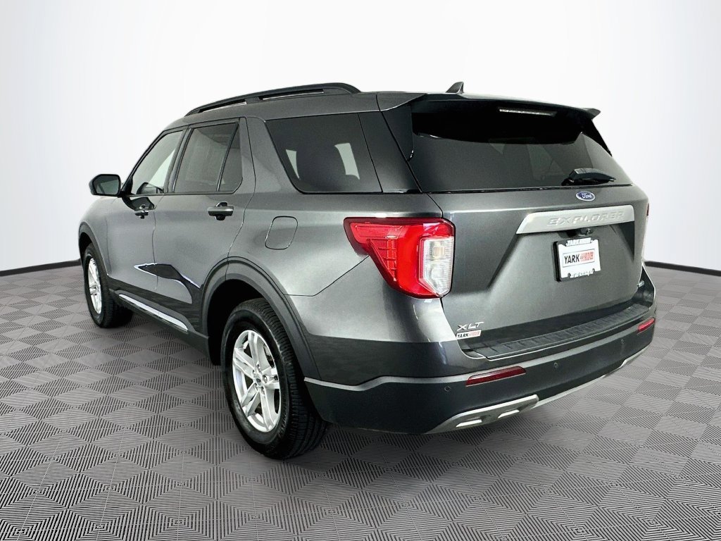 Used 2020 Ford Explorer XLT w/ Equipment Group 202A AWD/4WD image 7