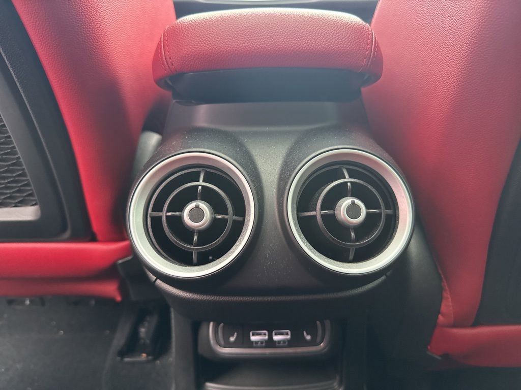 Used 2023 Alfa Romeo Stelvio Veloce image 46