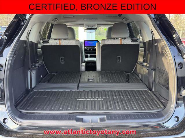 Certified 2023 Toyota Highlander Bronze Edition AWD/4WD image 12