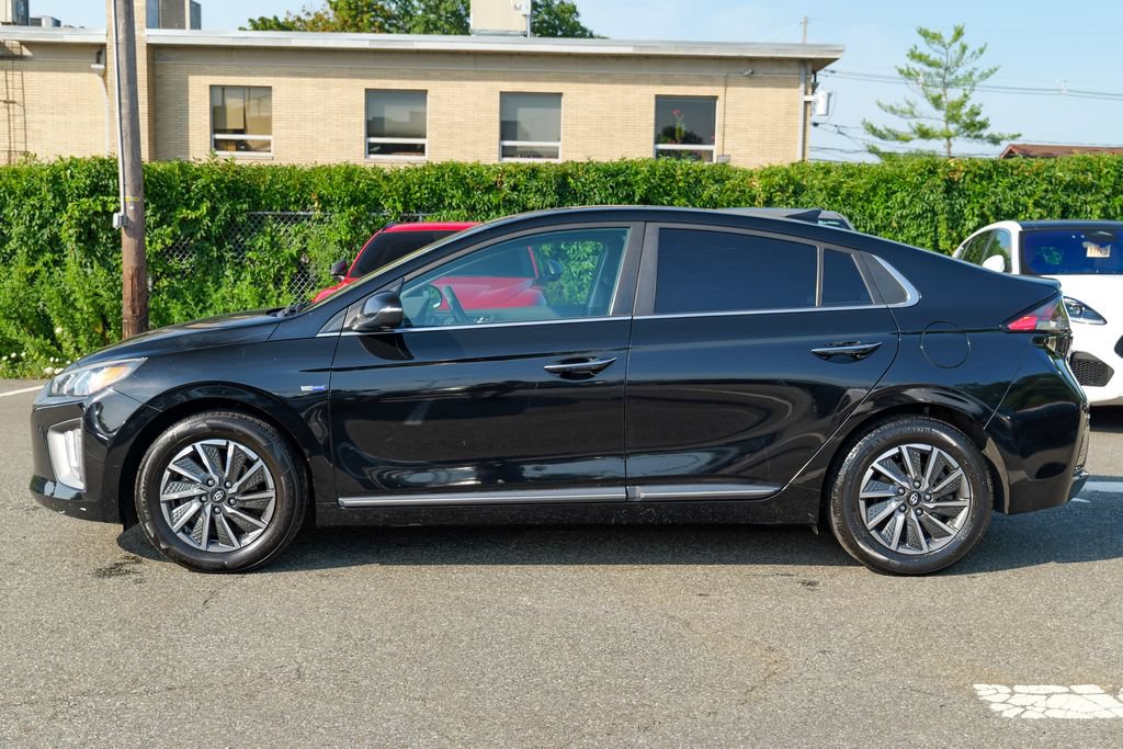 Used 2020 Hyundai Ioniq Limited FWD image 4