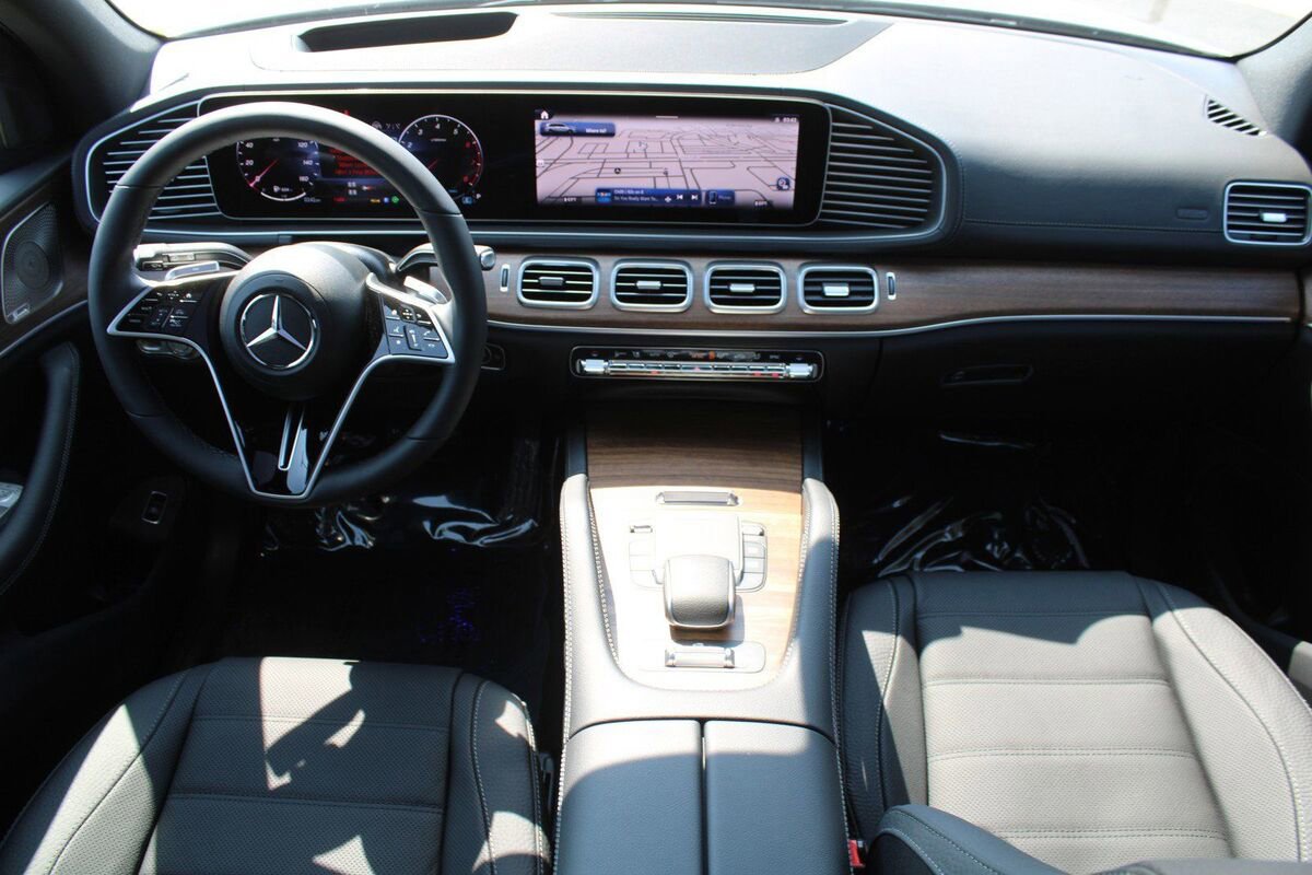 New 2025 Mercedes-Benz GLS 450 4MATIC image 11