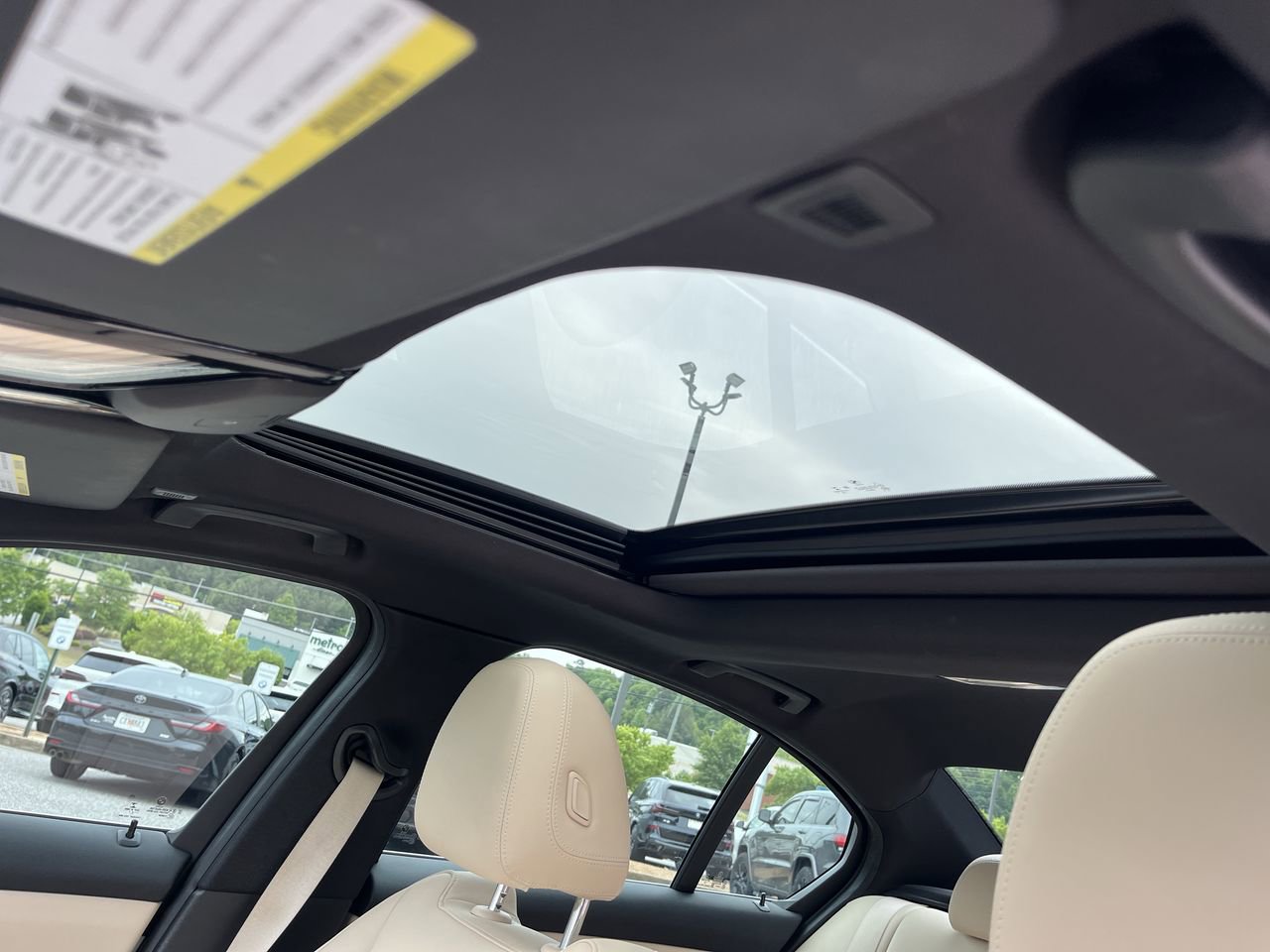 Used 2021 BMW 330i Sedan w/ Premium Package RWD image 29