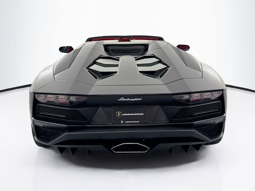Used 2018 Lamborghini Aventador S AWD/4WD image 6