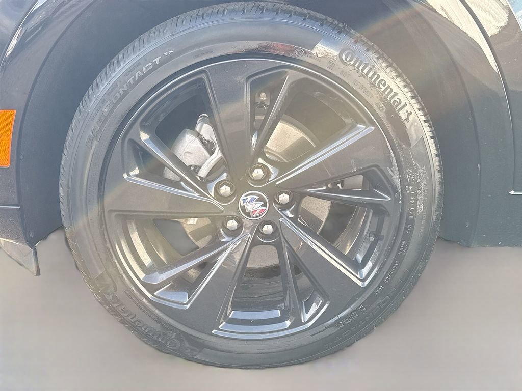 Used 2023 Buick Envision Essence w/ Sport Touring Package image 31