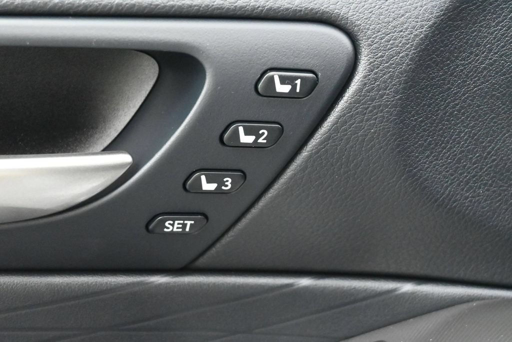 Used 2023 Lexus IS 350 F Sport RWD image 5