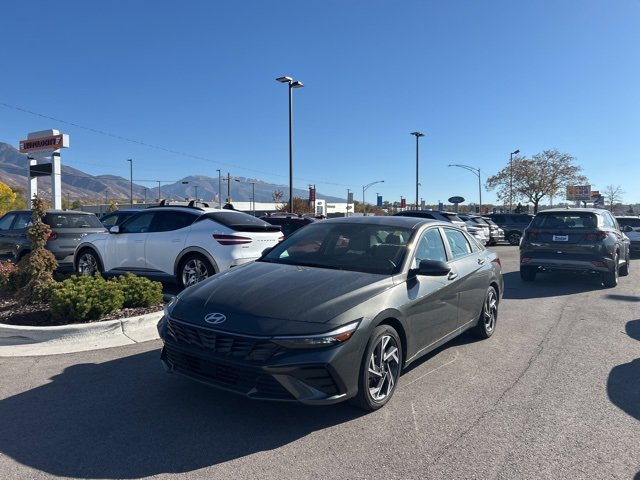 Used 2025 Hyundai Elantra Limited