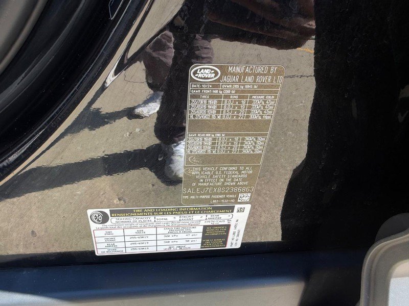 Used 2025 Land Rover Defender 110 S image 24