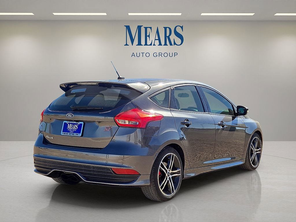 Used 2017 Ford Focus ST image 5