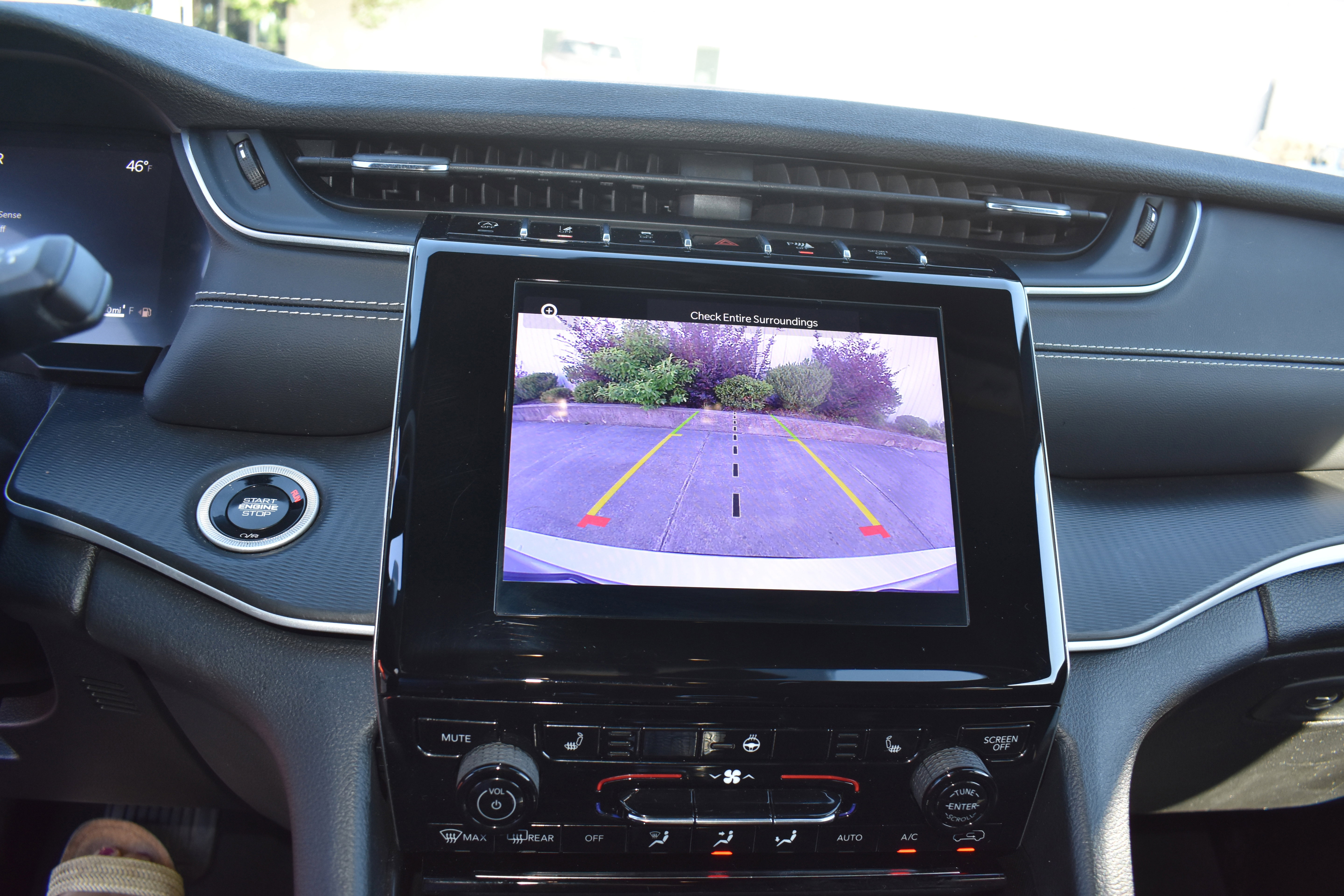 Used 2024 Jeep Grand Cherokee L Laredo w/ Luxury Tech Group I AWD/4WD image 19