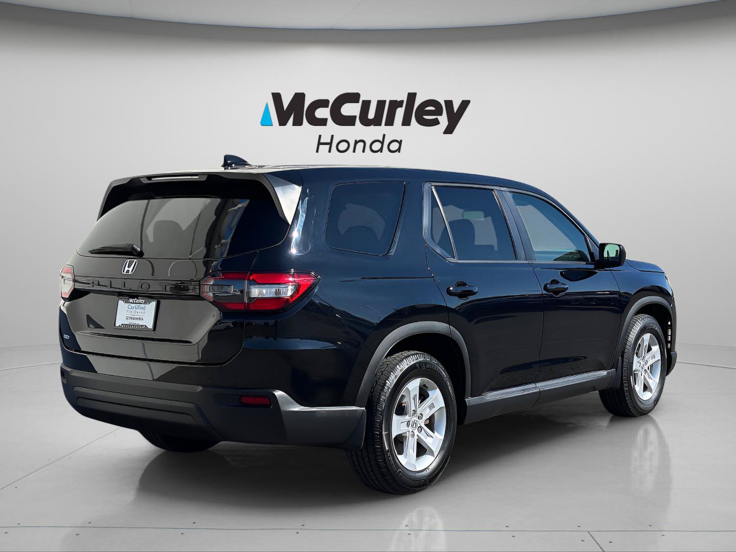 Certified 2023 Honda Pilot LX image 3