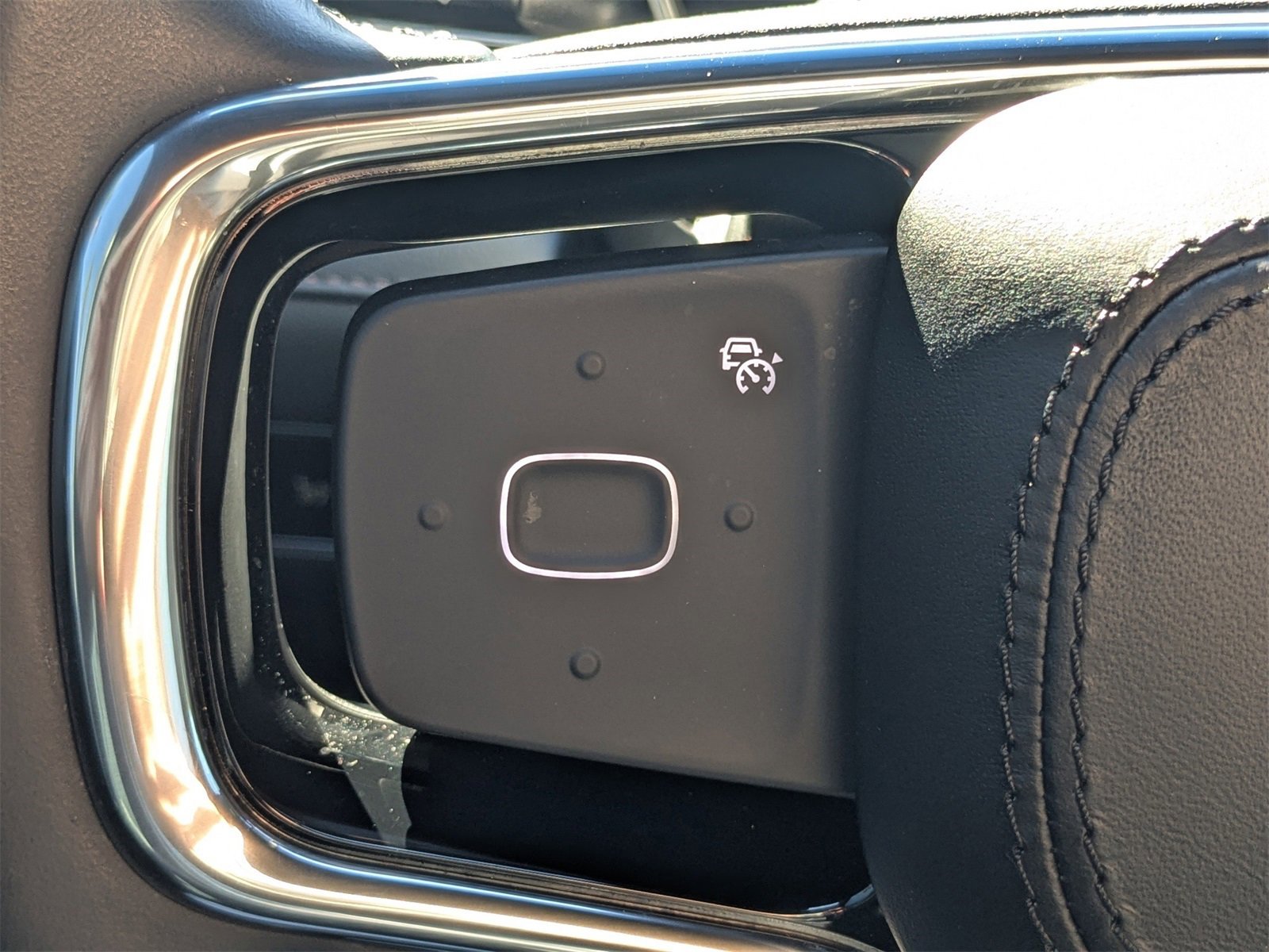 Used 2024 Lincoln Nautilus Reserve w/ Jet Appearance Package (87T) image 28