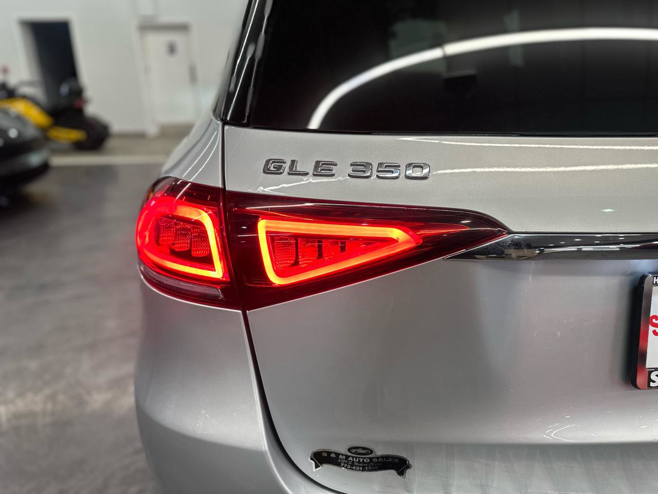 Used 2021 Mercedes-Benz GLE 350 4MATIC w/ Premium Package image 11