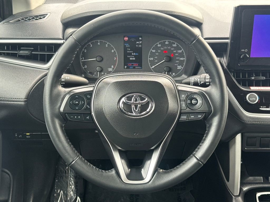 Used 2025 Toyota Corolla Cross LE w/ Moonroof Package image 13