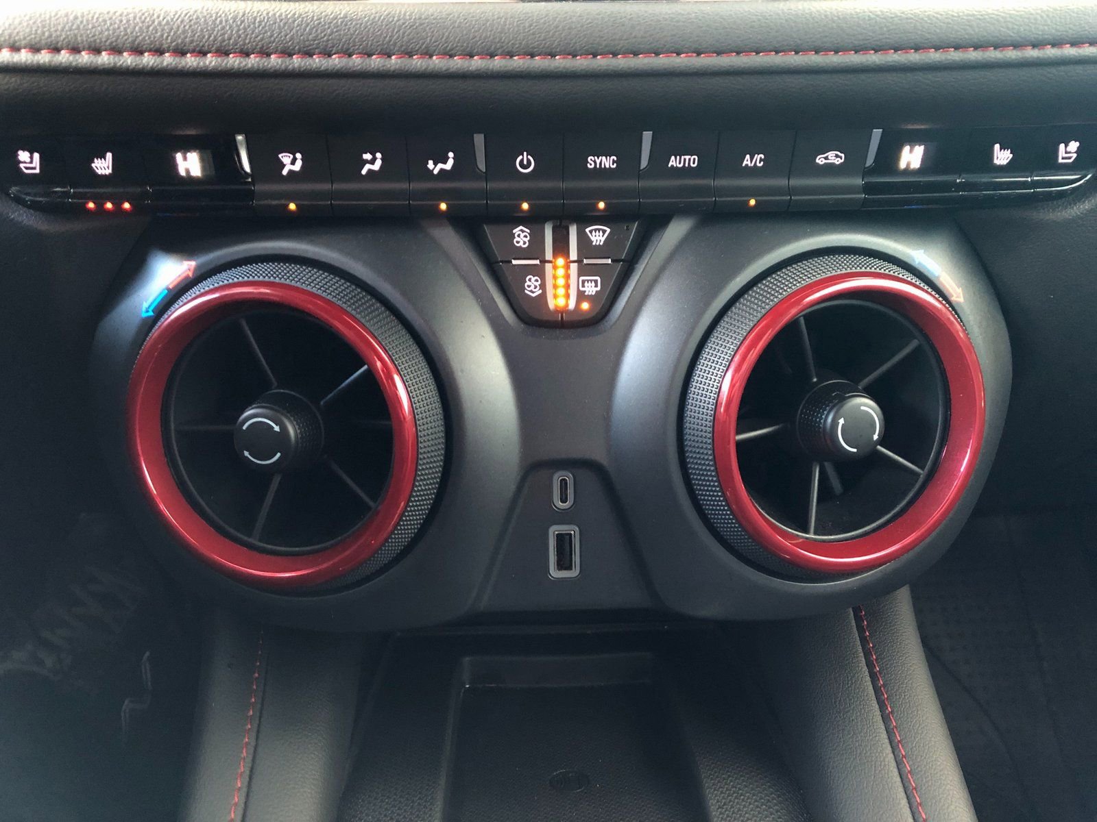 Certified 2024 Chevrolet Blazer RS w/ Driver Confidence II Package image 27