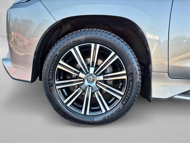 Used 2019 Lexus LX 570 4WD w/ Luxury Package image 26