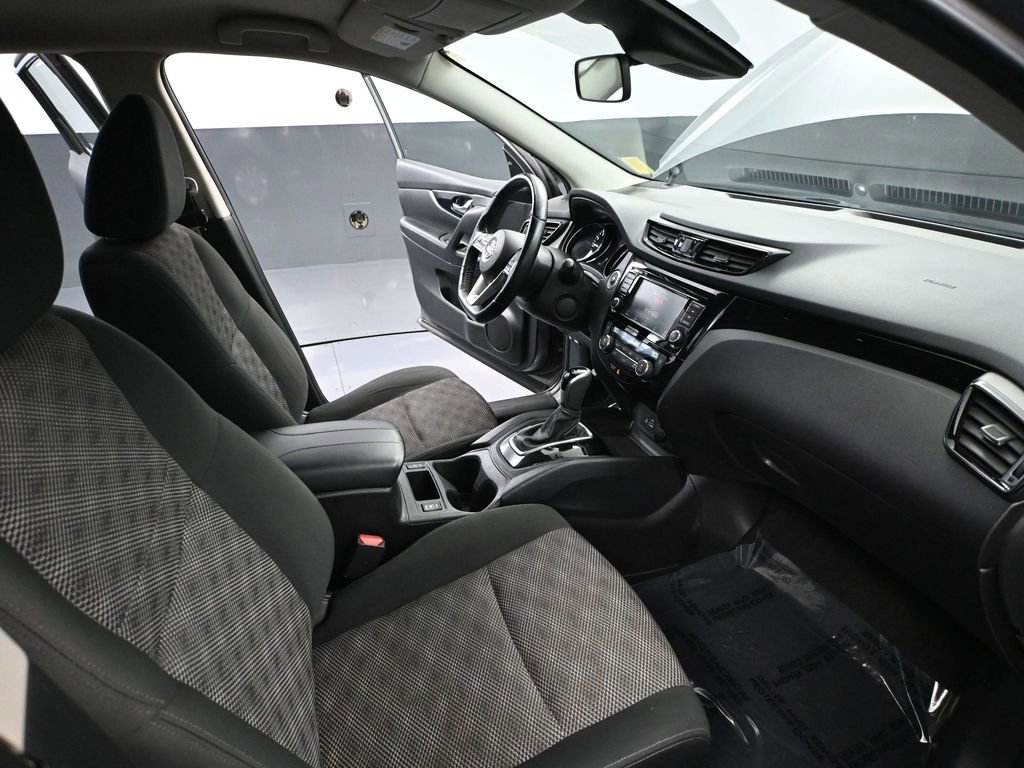 Used 2021 Nissan Rogue Sport SV image 46