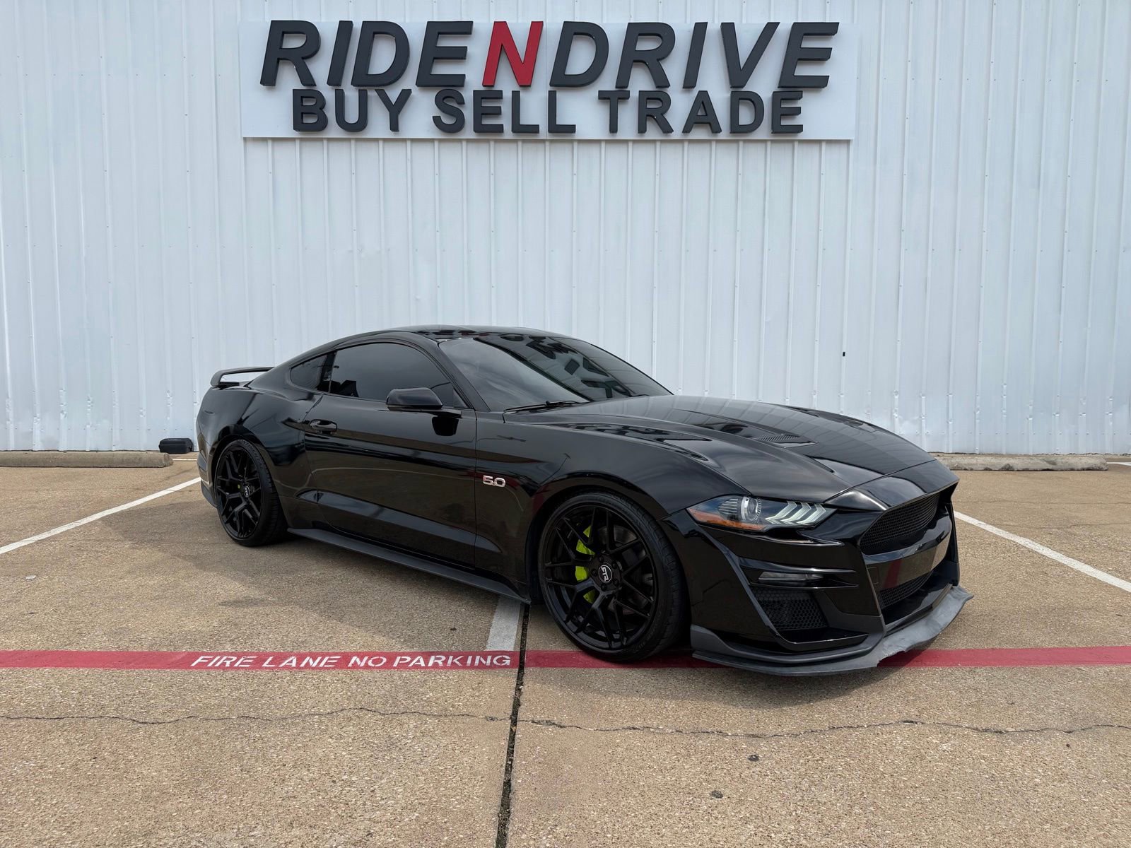 Used 2019 Ford Mustang GT Premium w/ Equipment Group 401A RWD image 9