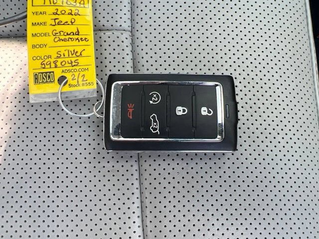 Used 2022 Jeep Grand Cherokee Overland AWD/4WD image 41