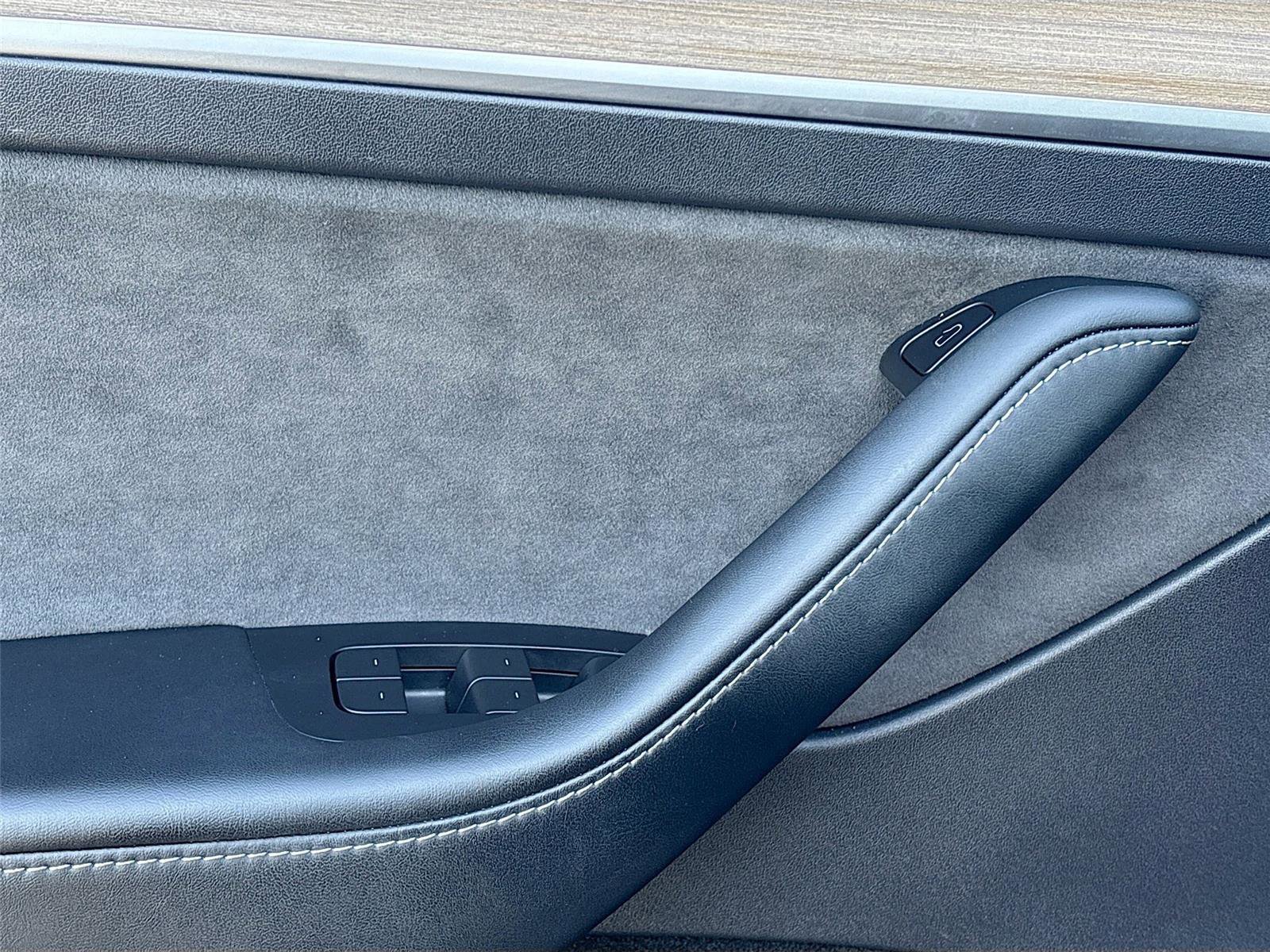 Used 2023 Tesla Model Y Long Range image 19