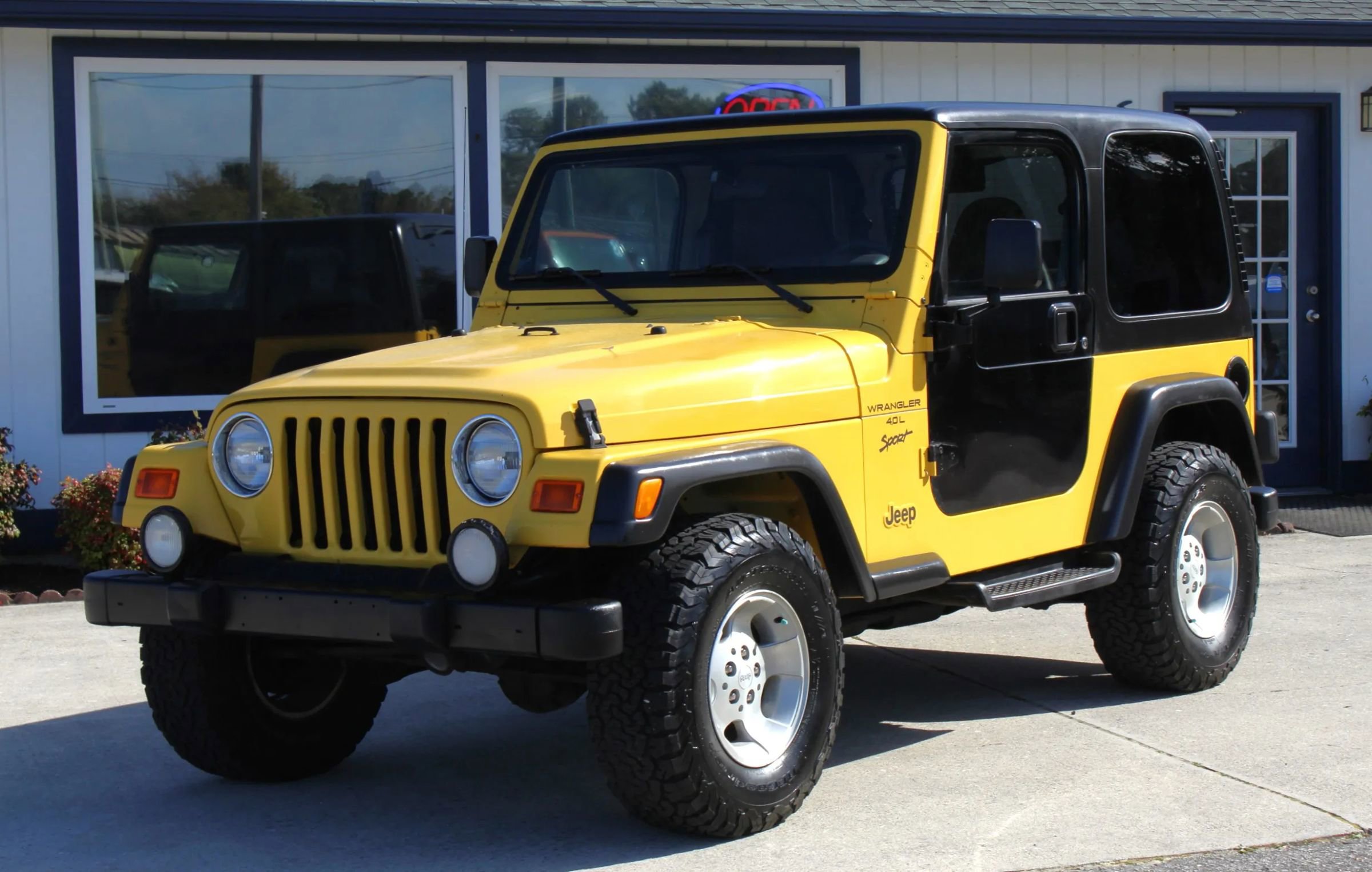 Used 2000 Jeep Wrangler Sport image 1