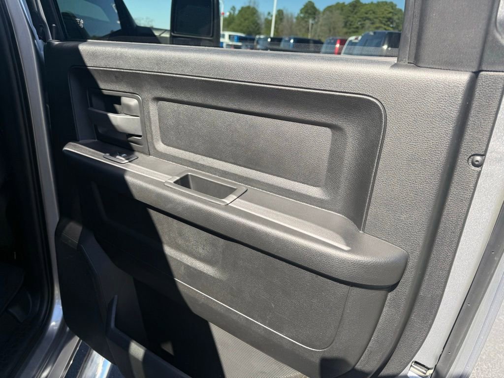 Used 2024 RAM 2500 Tradesman w/ Chrome Appearance Group image 15